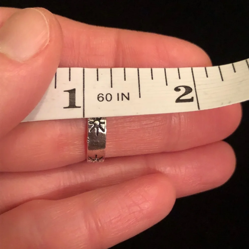 Silver Tone Sun Pattern Ring